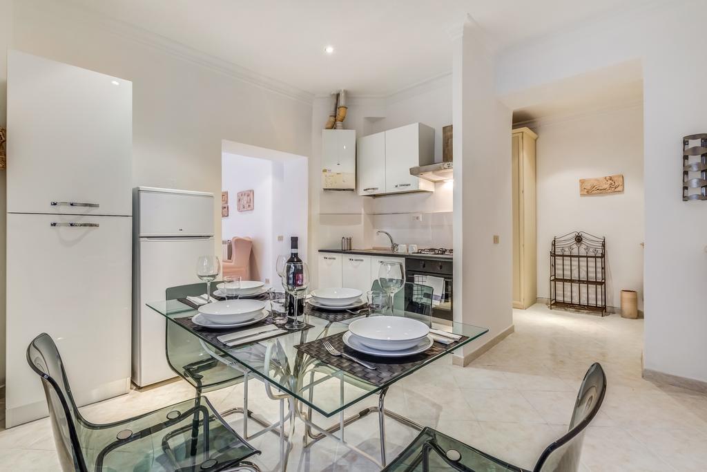 Veneto Excelsior Suite Róma Szoba fotó