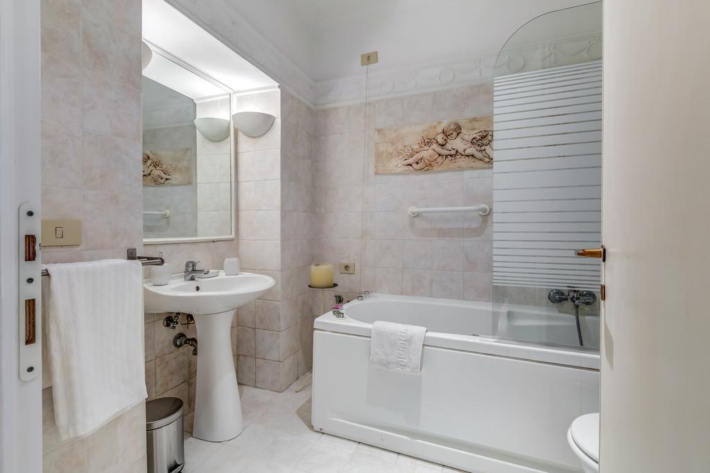 Veneto Excelsior Suite Róma Szoba fotó